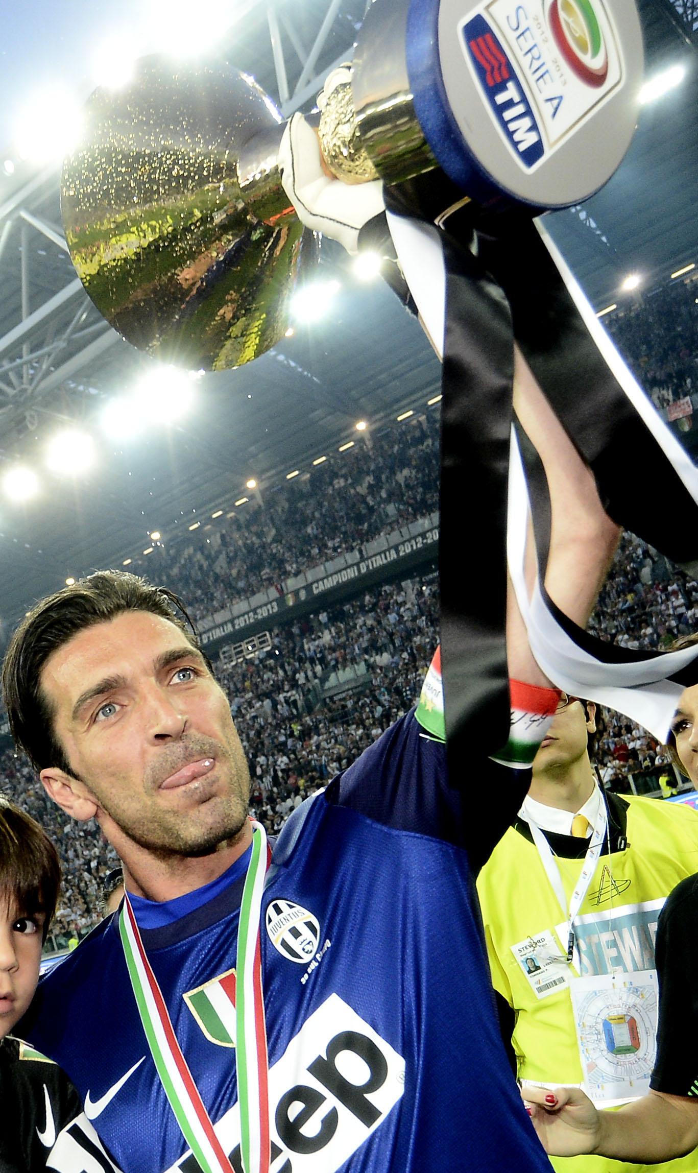 buffon gianluigi juventus 2013 festa scudetto ifa