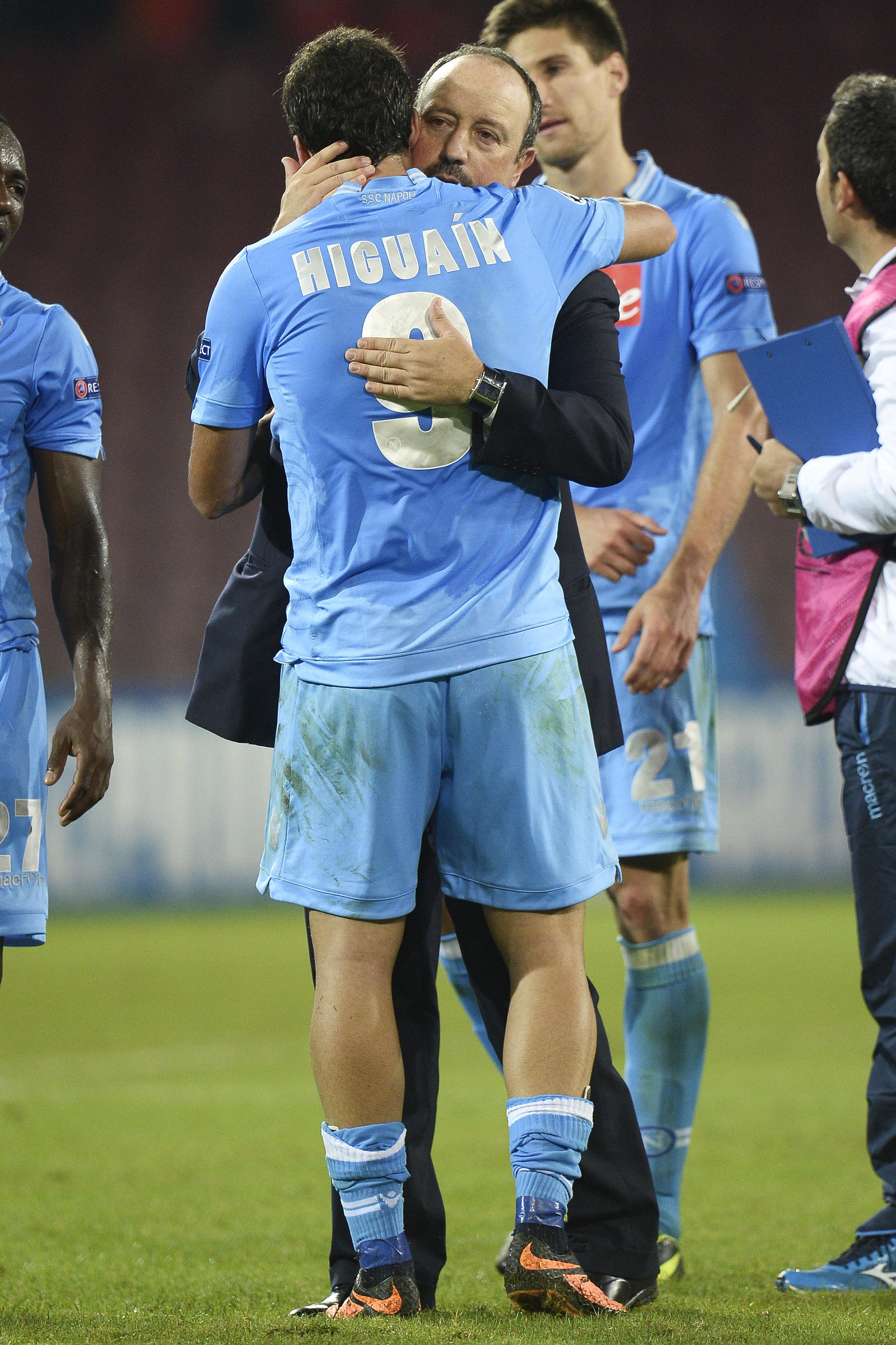 higuain benitez abbraccio napoli champions 2013 ifa