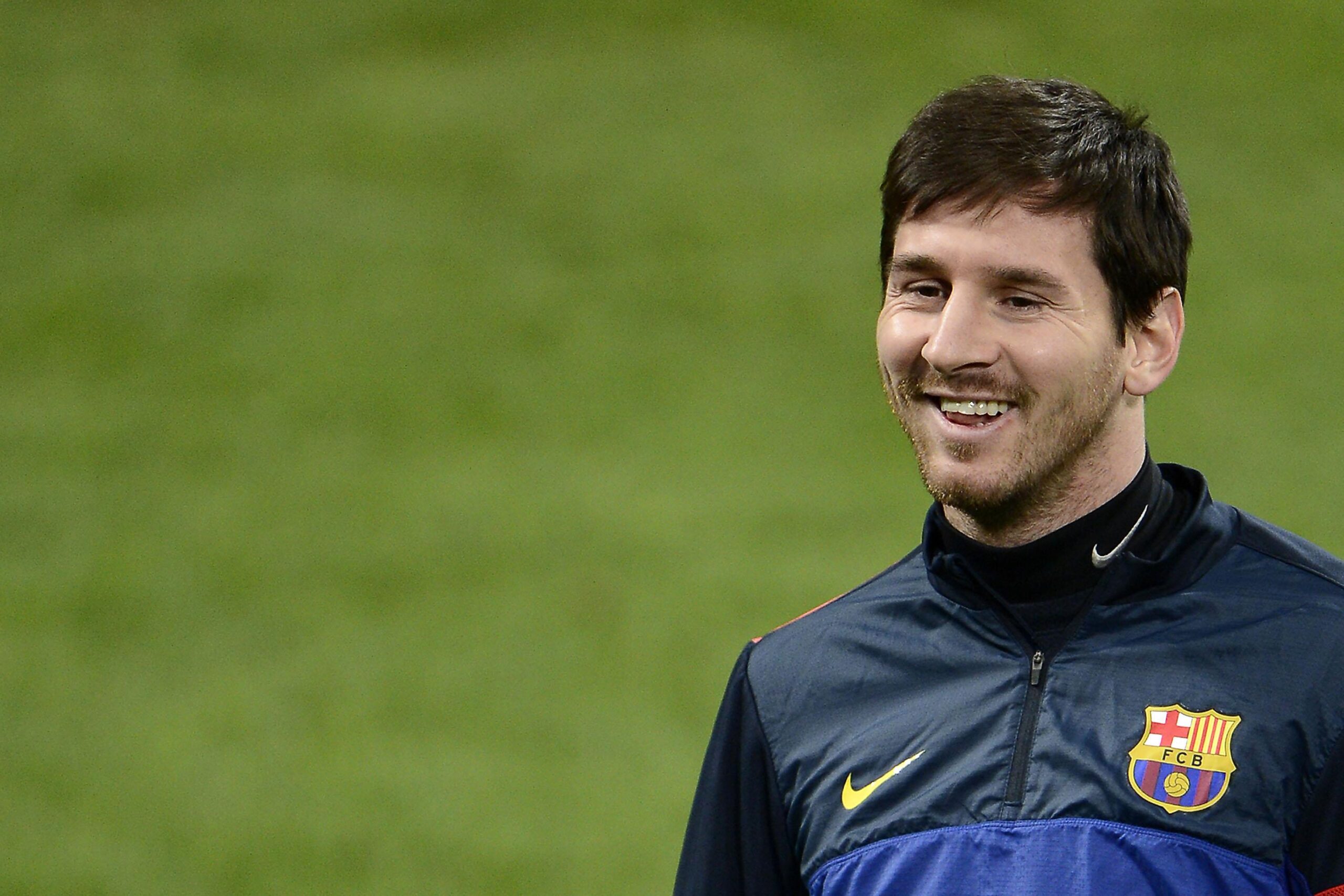 messi allenamento sorride 2012 ifa scaled