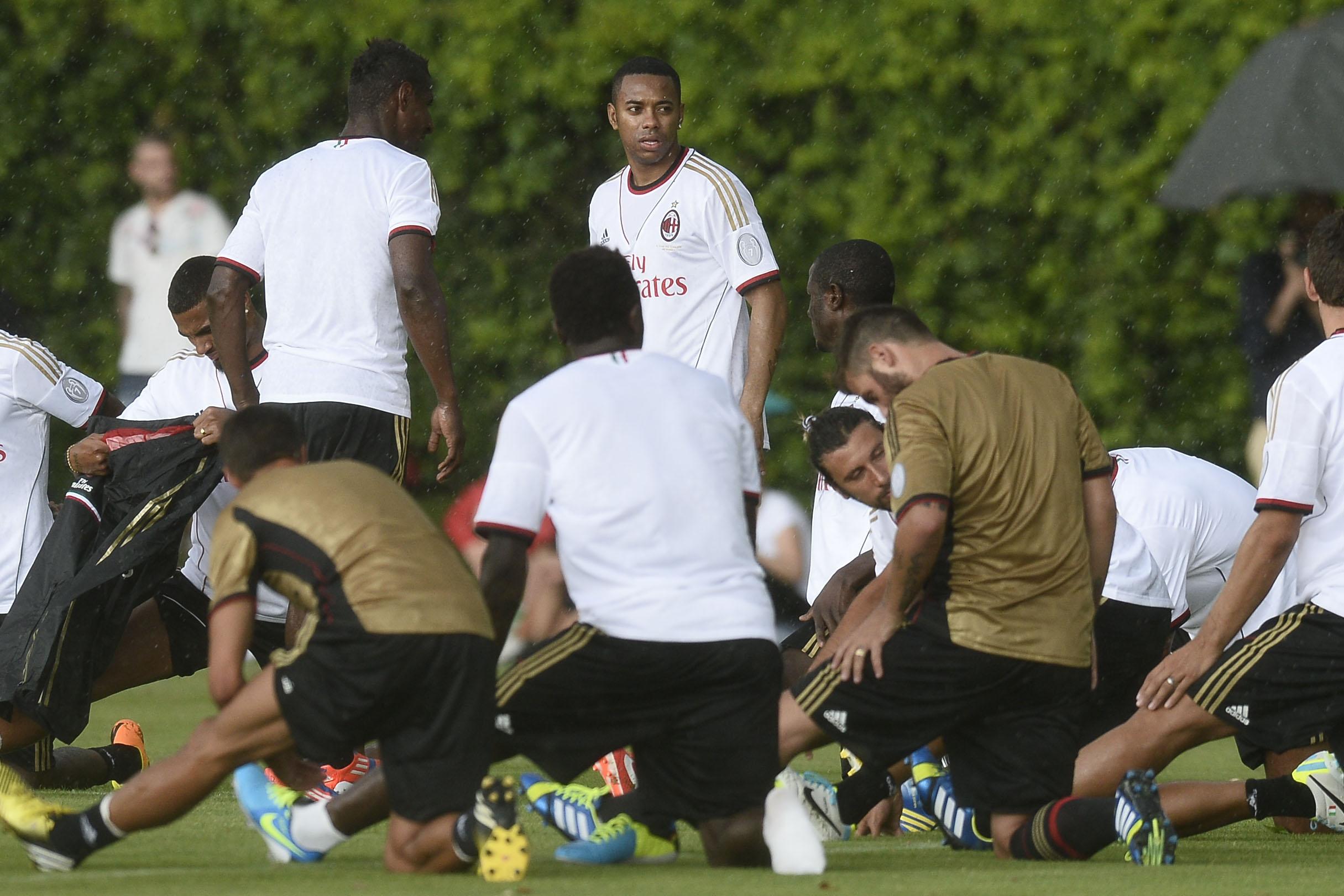 robinho raduno milan 2013 riscaldamento ifa