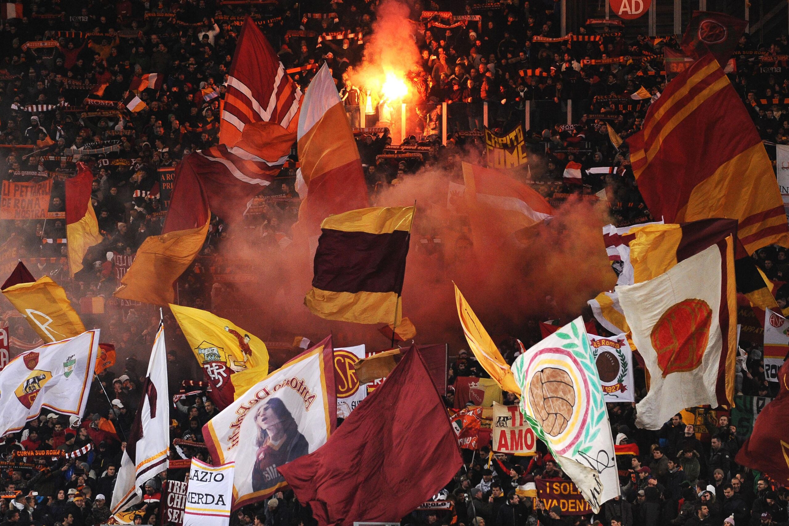 roma tifo fumogeni 2013 ifa scaled