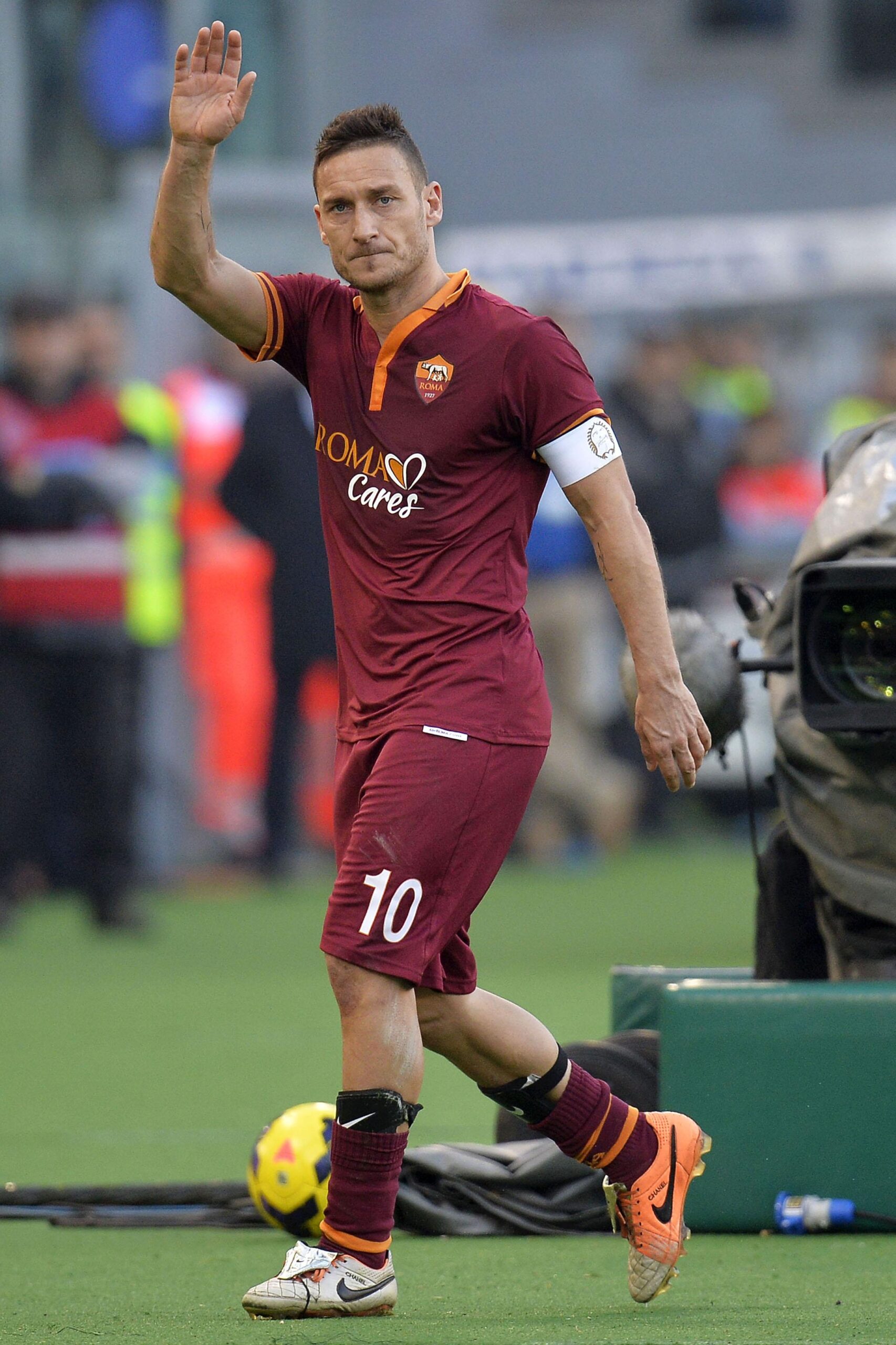 totti saluta roma febbraio 2014 ifa scaled