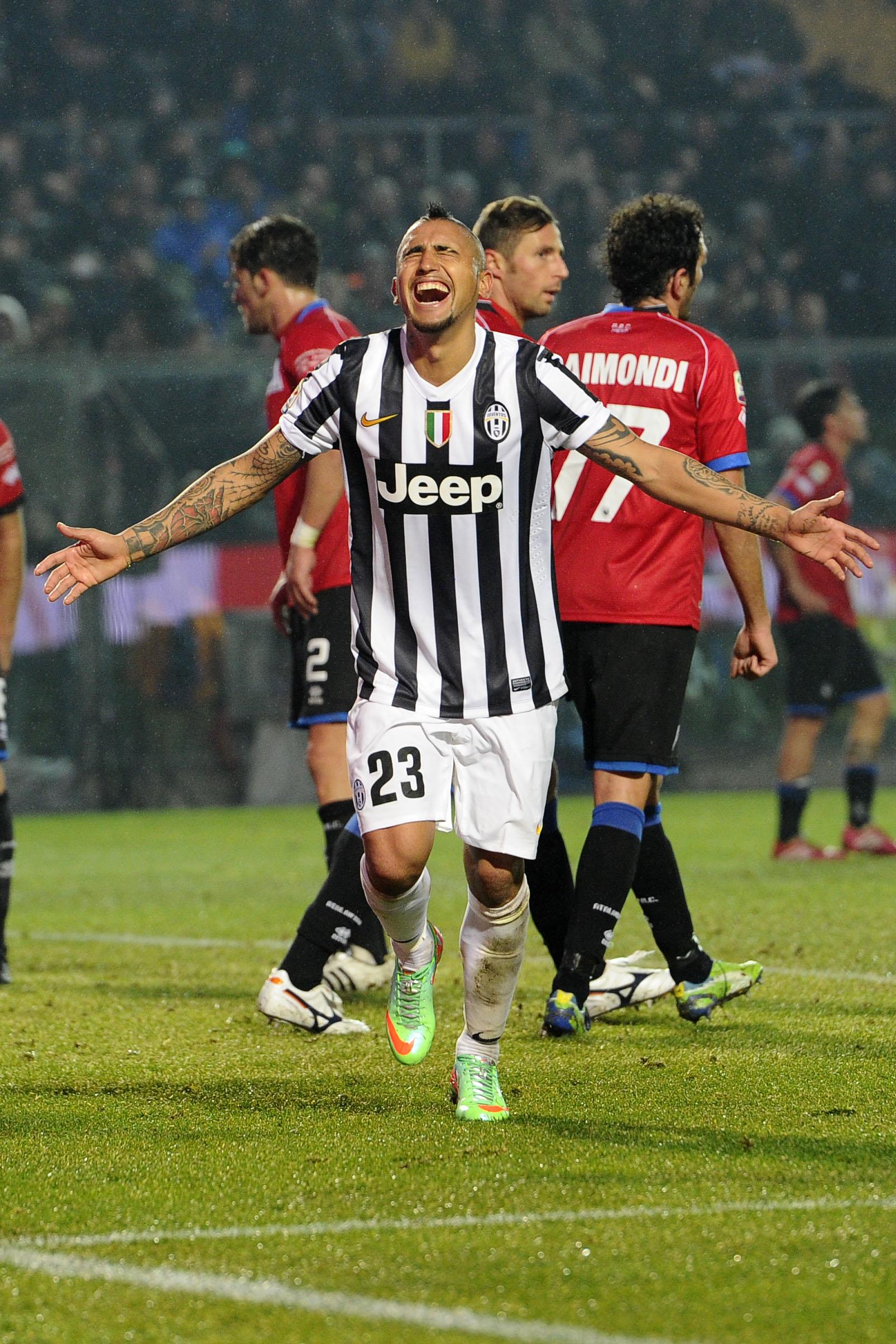 vidal esulta braccialarghe juventus 2013 ifa